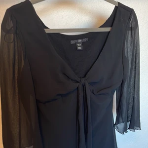 Svart Blus - En fin svart blus i str. 40☺️  Inga märken eller skador! 