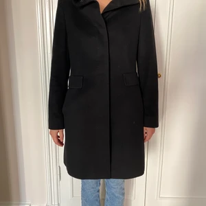 MaxMara-kappa - Svart kappa i ylle från Max Mara, storlek 36, i fint skick!