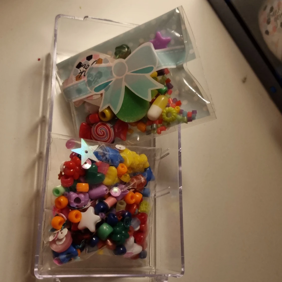 pärlpåse och en påse med blandade saker💖