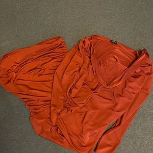 Helt ny klänning - Aldrig använd helt ny från bubbelroom 