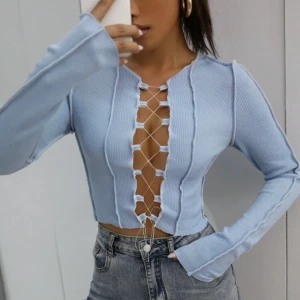 Snörad tröja  - Strl M, aldrig använd. 