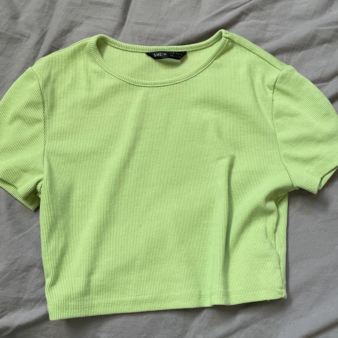 Basic grön croptop - 91