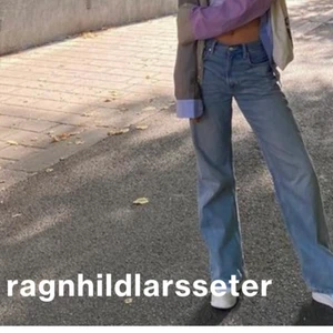 WEEKDAY Ace High Wide Jeans (med tags) - Säljer mina extremt snygga jeans från WEEKDAY köpta för 500kr med tagsen kvar. Storlek 26/32 ❤️‍🔥