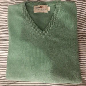 Grön vintage väst - Vintage stickad väst! Fint skick! Storlek L men kan användas oversized 