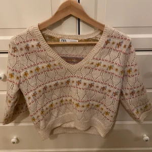 Zara tröja - Stixkad tröja från zara💗 I superbra skicks storlek S