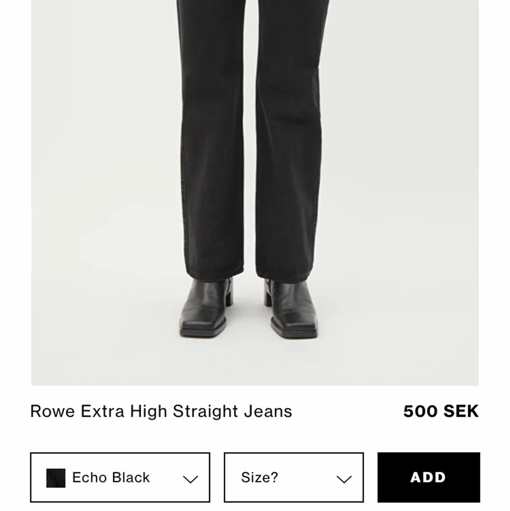 Ett par jeans från Weekday som kallas ”Rowe Extra High Straight Jeans” i storlek 27/30, använd Max 3ggr!! Pris kan diskuteras☺️. Jeans & Byxor.