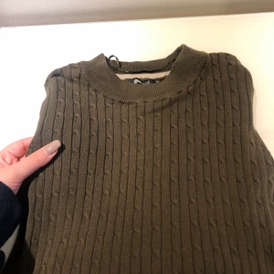 Ribbad tröja  - ribbad tröja från GINA TRICOT i nyskick