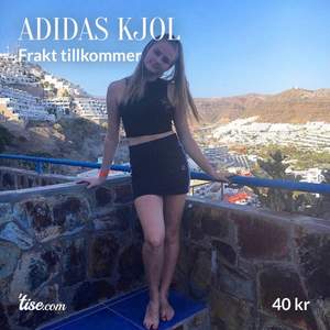 Supersöt adidaskjol i bomullsmaterial! Köpare står för frakt! ❤️