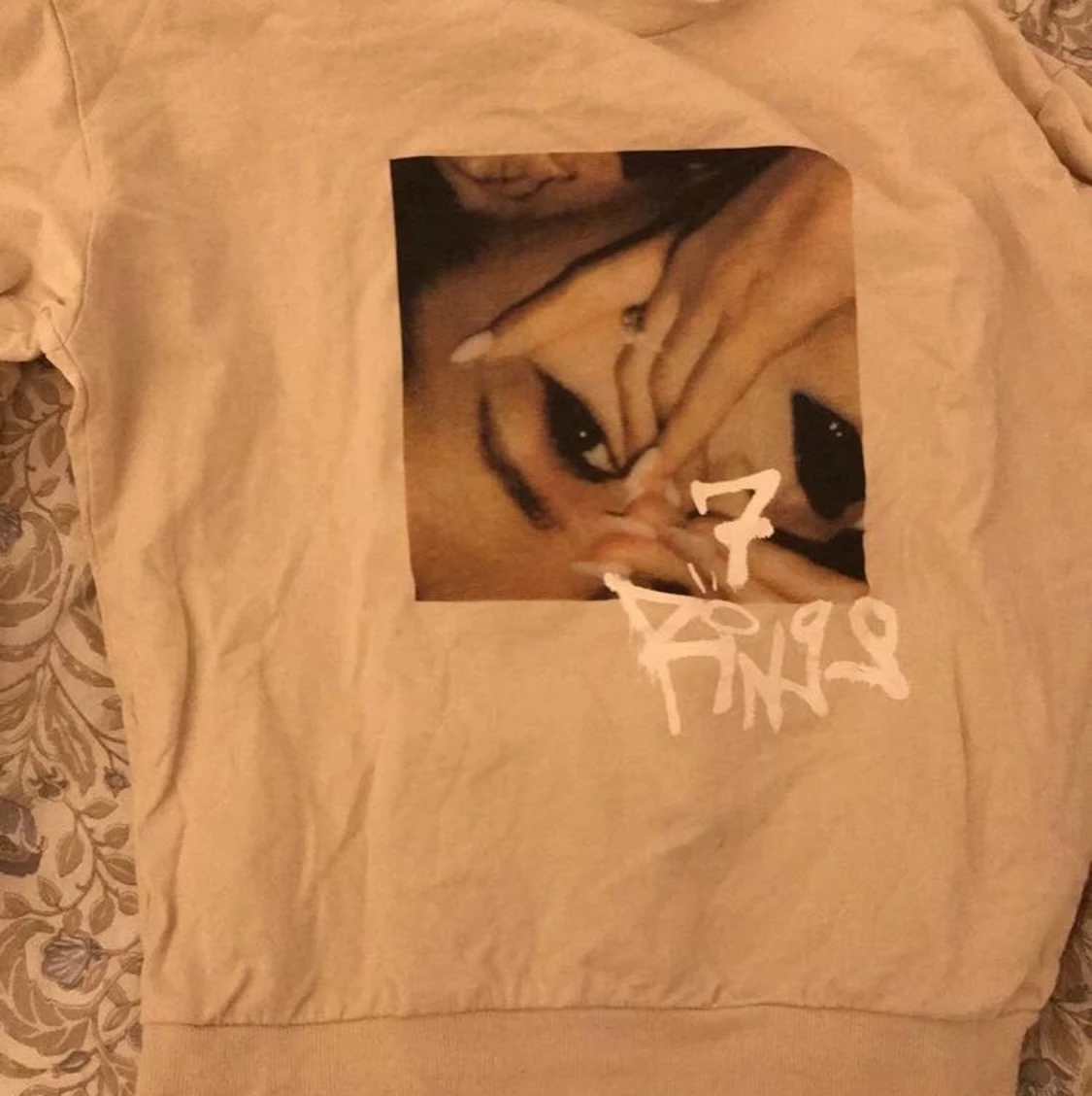 Ariana grande 7 rings - 90