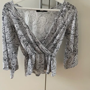 Fin topp  - Fin topp från Bikbok, skicket är bra. Kan frakta eller mötas upp i Uppsala