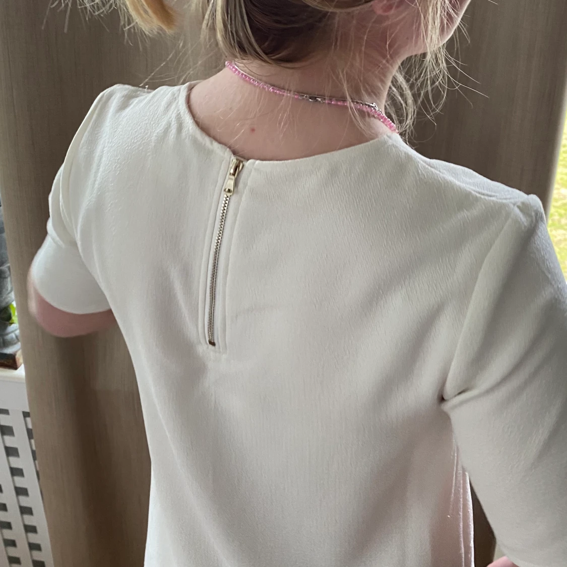 Vit enkel klänning  - 90