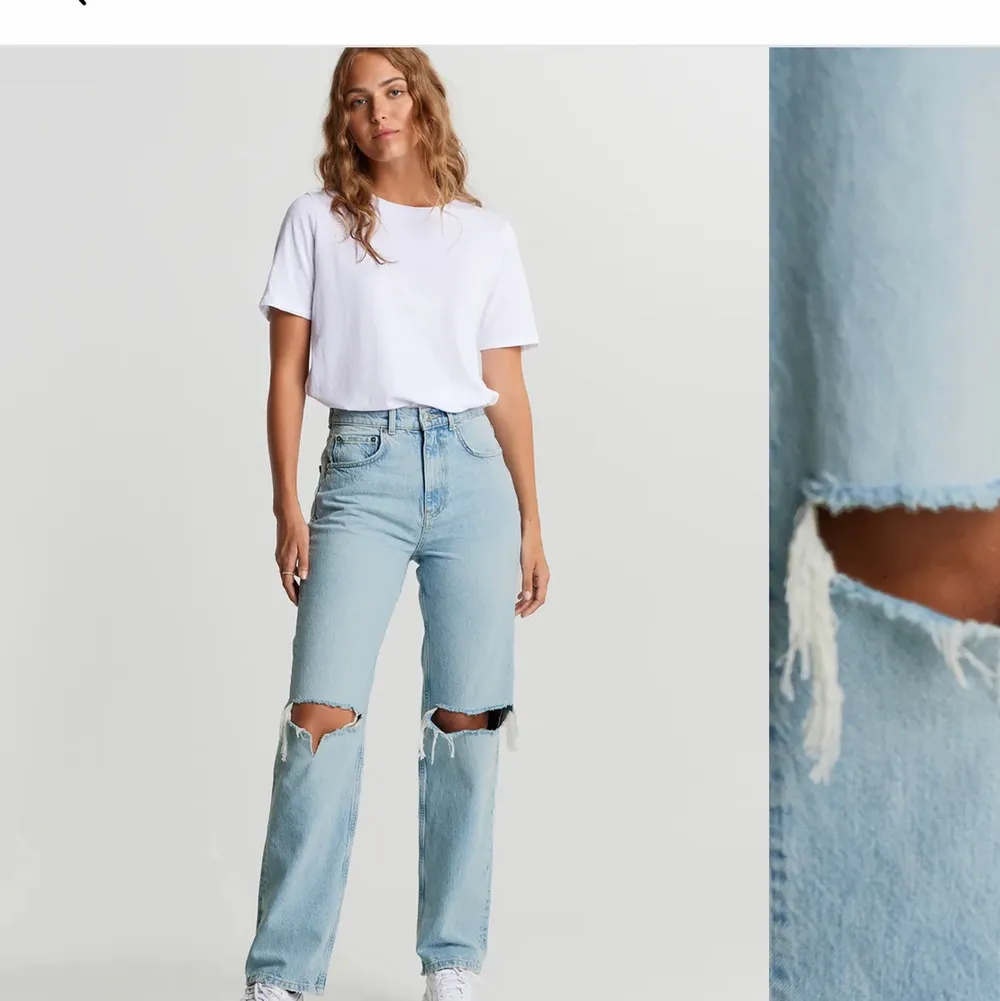 säljer nu dessa skitsnygga och populära jeansen från Gina tricot! Endast använda ca 2 gånger och är därför i jättefint skick! det är LÅNADE bilder men kan självklart skicka egna om det skulle önskas!💓köptes för 600kr. köparen står för frakt!. Jeans & Byxor.