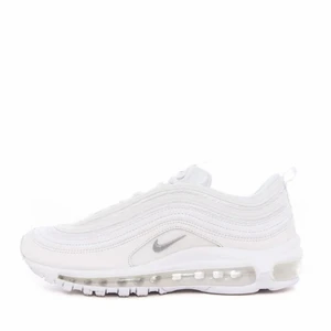 Nike Air Max - Billiga pga de är i använt skick, hör av er för fler bilder