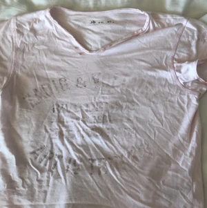 En jätte söt ljusrosa T-shirt från Zadig & Voltaire - SÅLD!