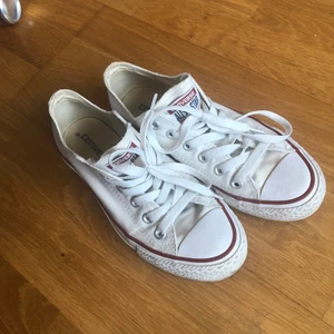 Converse  - Vill sälja mina äkta converse skor som jag knappt har använt. 