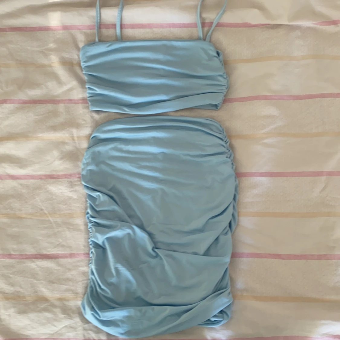 Två delad Outfit  - 90