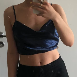 Satintopp  - Fin satintopp från ASOS 