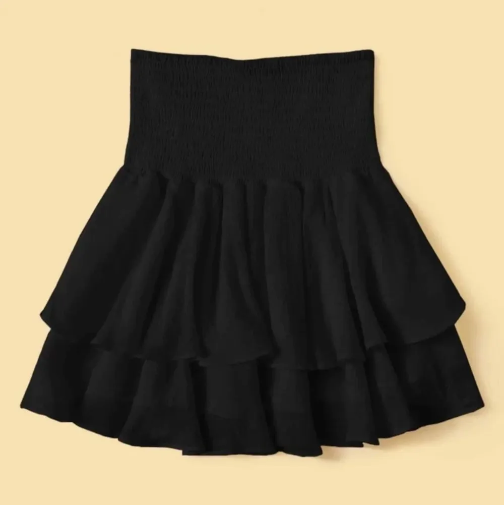 Super söt kjol, säljer då den är lite för liten för mig (frakt tillkommer) 💘. Kjolar.