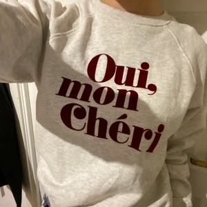 Sweatshirt  - Skit snygg och skön sweatshirt/tröja 🤍