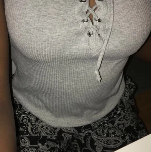 Tröja från bik bok  - En tröja från bik bok som ja it vill ha anymoreee, storlek M passar som S också! Har ba använt några få gånger t skolan 