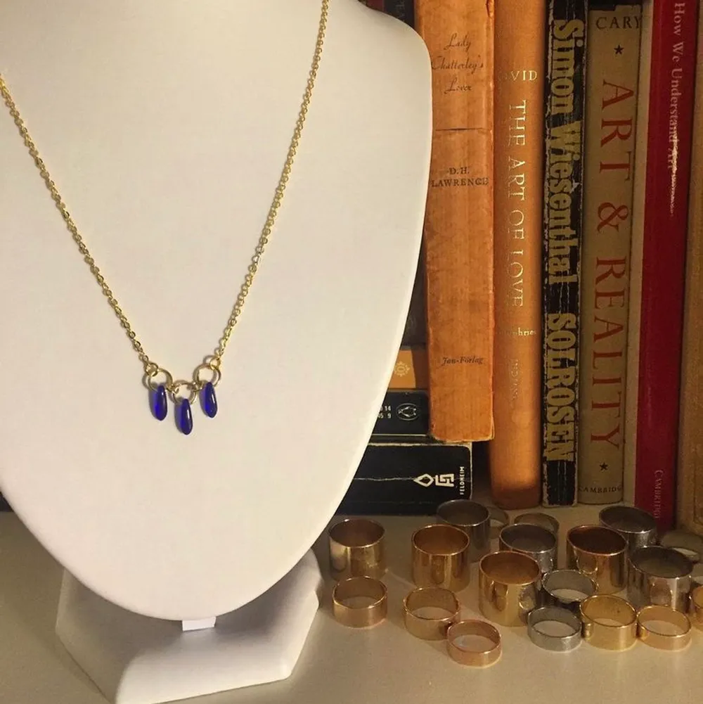 Halsband ”Edith” från märket @rubyjude.jewellery på instagram ❤️💜. Accessoarer.