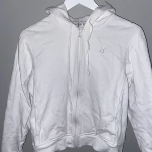 Huvtröja  - Basic huvtröja med dragkedja. Står M men passar nog mer XS/S. 