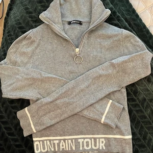 Gina tröja xxs - Tröja från gina tricot som även passar en xs! Superfin ❤️