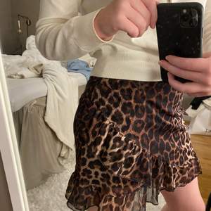 Leopard kjol från nelly! Knappt använd💗