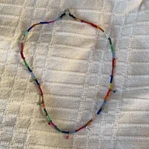 Pärlhalsband - Färgglatt halsband!