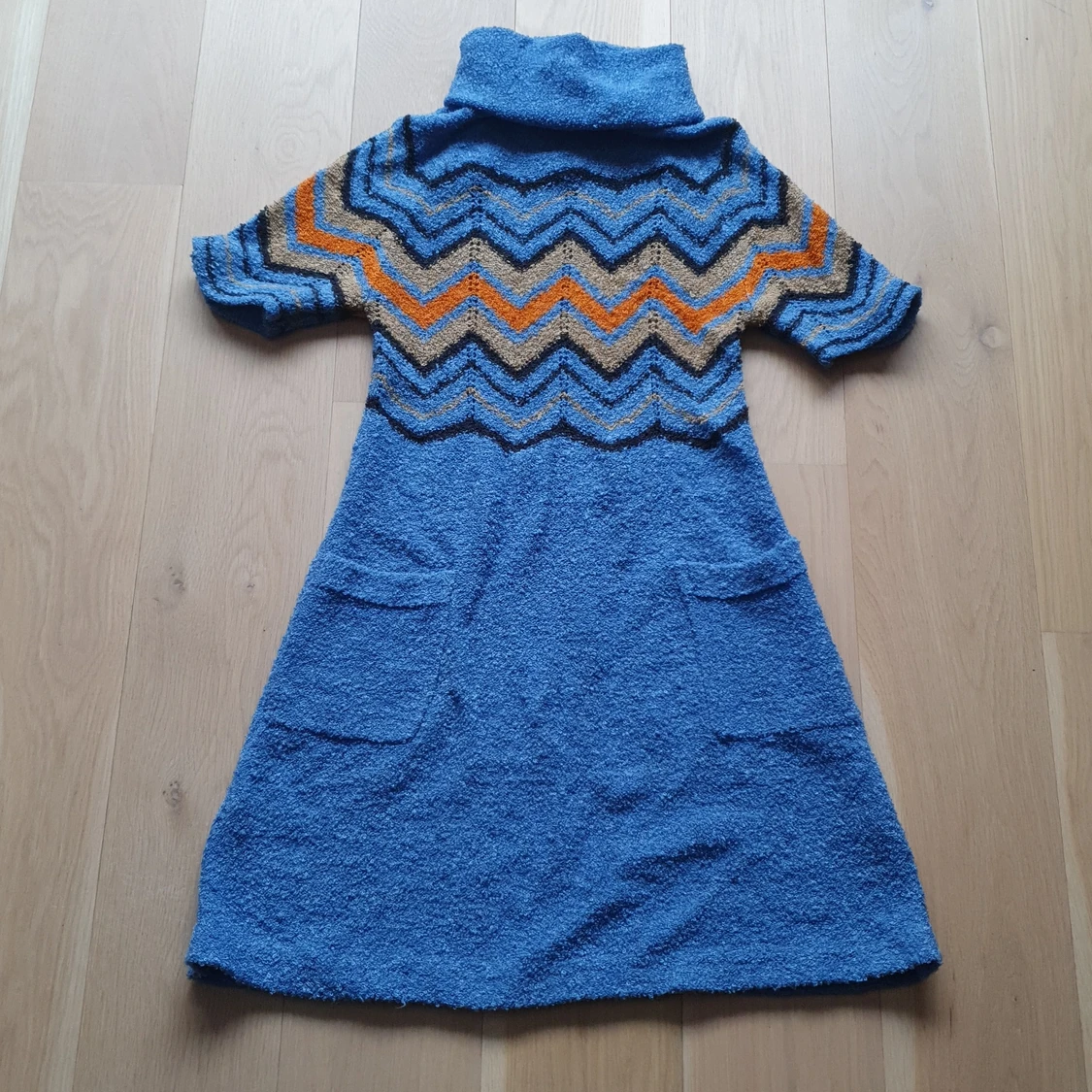 Supersöt stickad klänning 