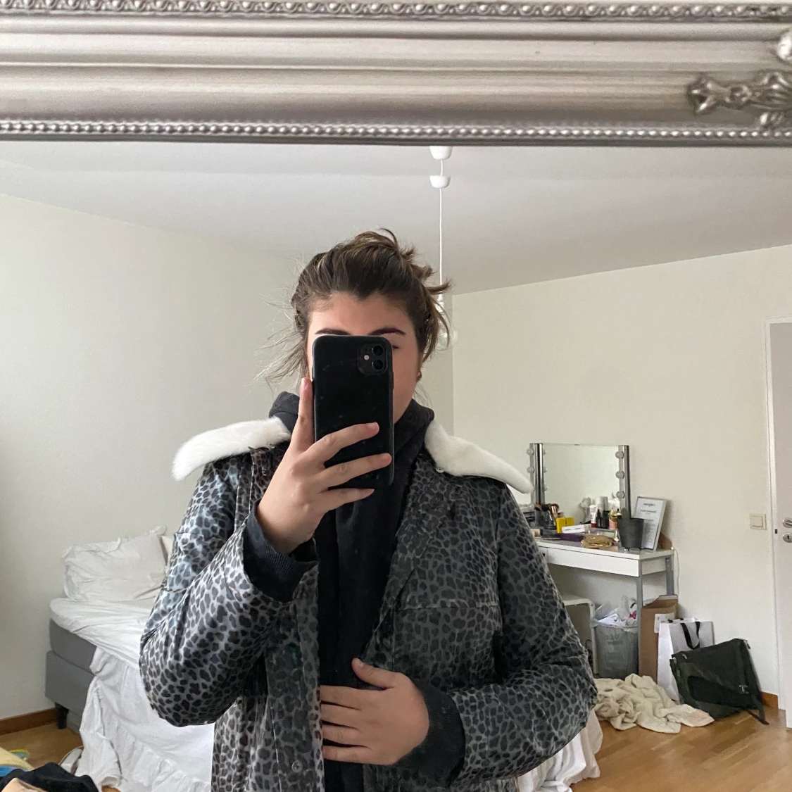 Häftig regnjacka ifrån sand