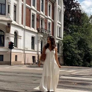 Klänning - Jättefin Klänning från Bikbok i Svart, knappt använd. Frakt tillkommer🤍