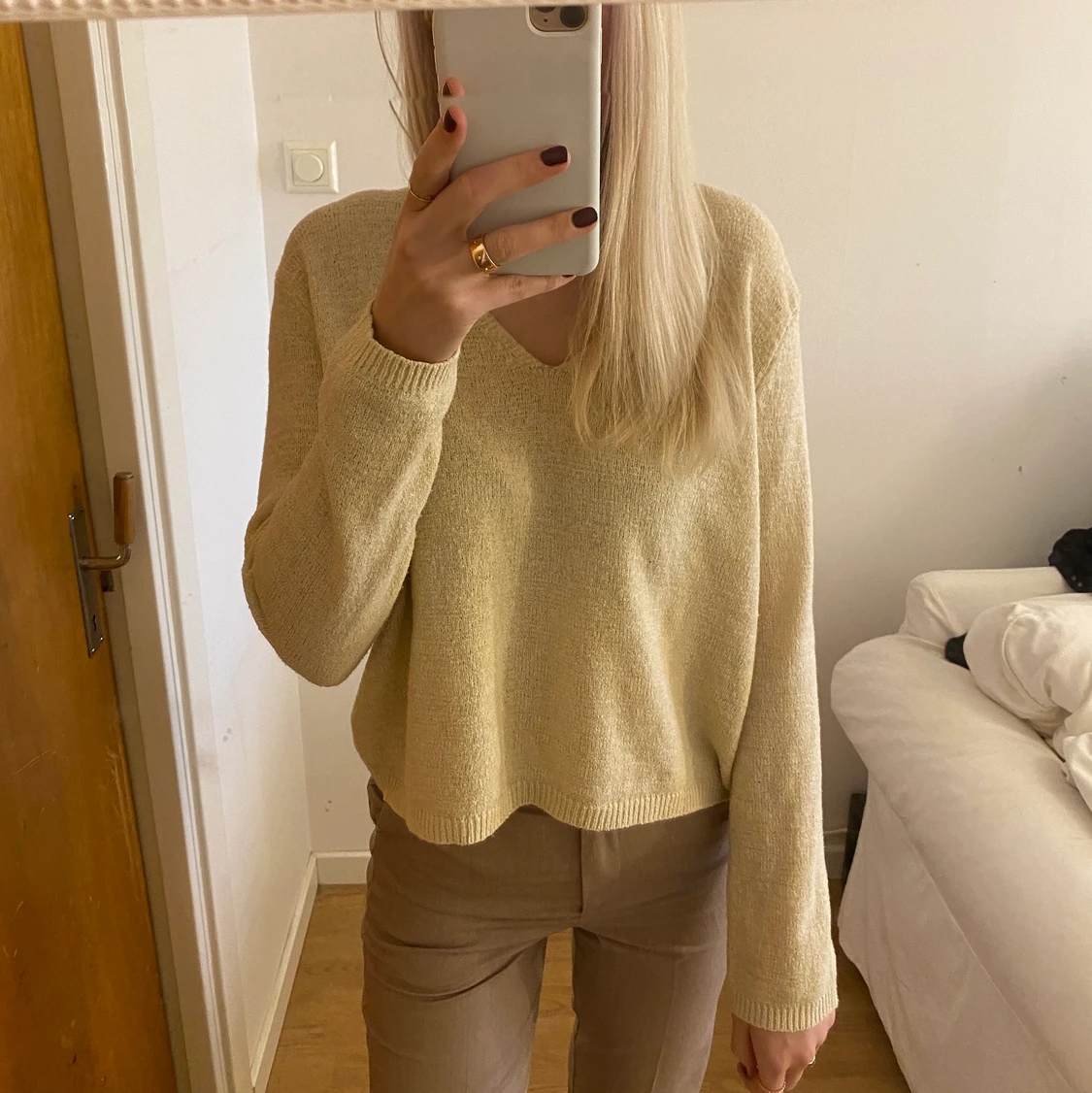 Beige tröja från Mango