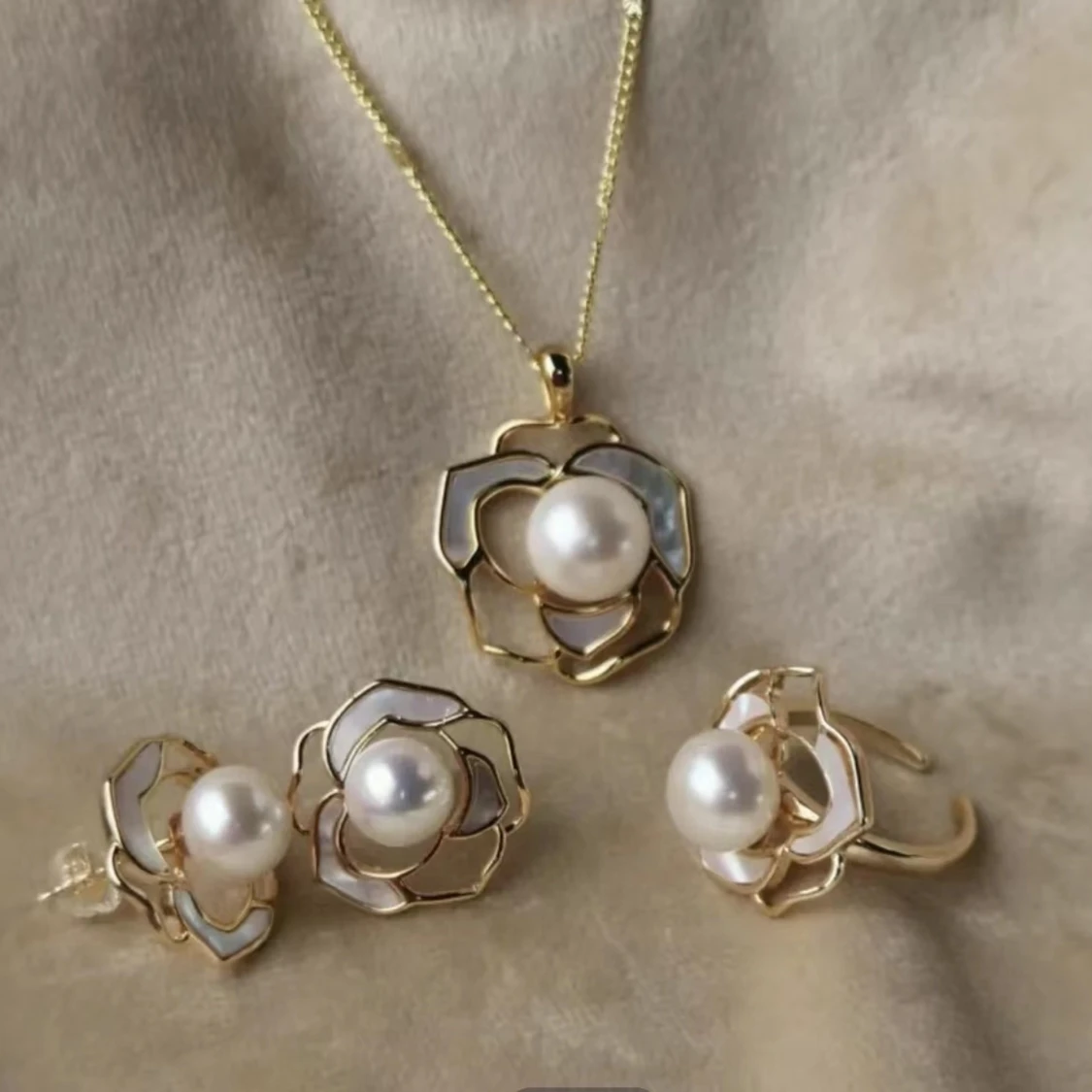 Naturliga pärlsmychen