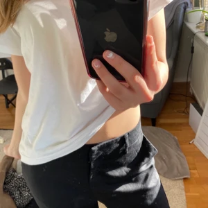 Kostymbyxor - Kostymbyxor från märket Noisy May, säljer då dom är lite korta för mig. Skulle säga att dom är mid-waisted då dom varken är lågmidjade eller högmidjade. Frakten ingår inte i priset!🌟🌟