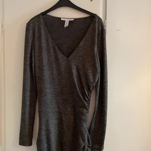 Klänning ifrån Nelly  - Klänning i bra skick ifrån Nelly storlek M