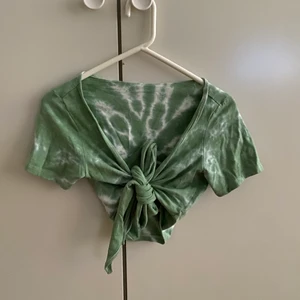 Monki tröja  - Ljusgrön Monki tröja. Storlek xs men mer som xs/s. Frakt tillkommer 