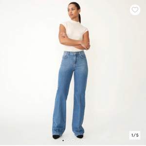 Wera jeans i modellen Julie. Storleken motsvarar 38/40 men det står 40. 
