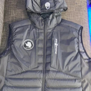 Sail racing väst stl XL men passar L  - Sail racing väst stl XL men passar även L skicka 10/10 aldrig använd