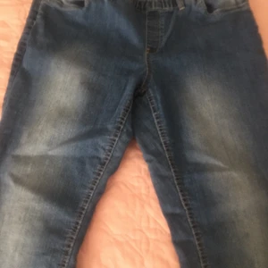 Rainbow jeggings - Stretch jeans i storlek. 50