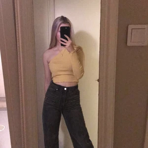 Vida monki jeans - Säljer dessa supersköna monki jeans✨🥰, säljer dom för att jag inte använder de, köparen står för frakten💗