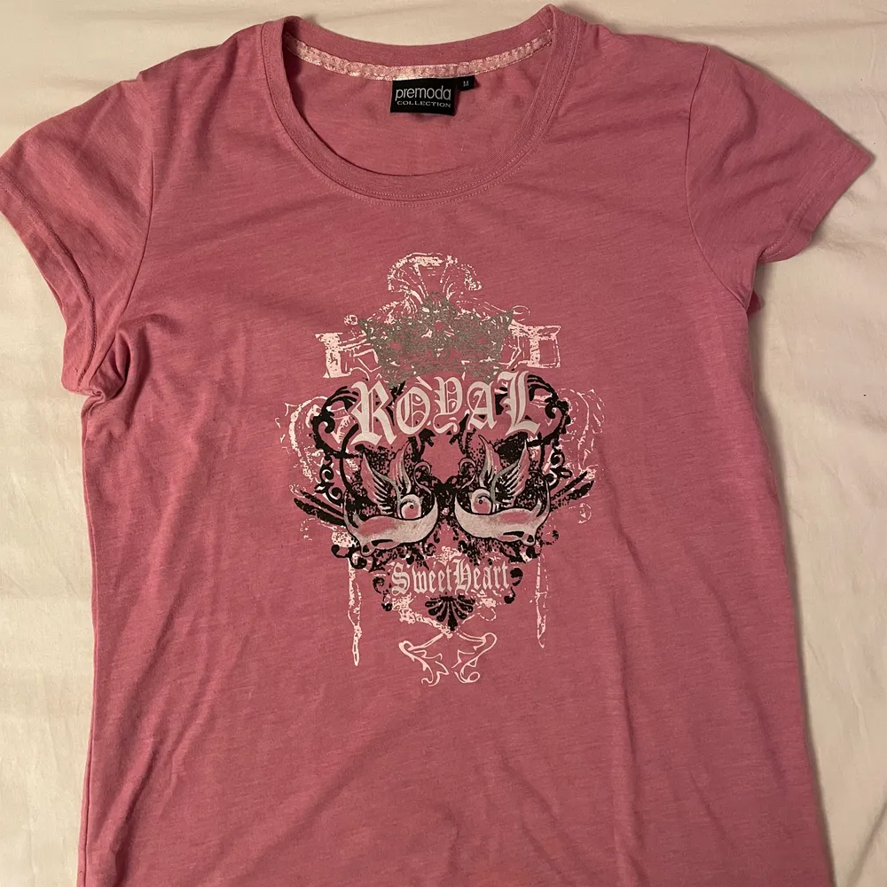 Fin rosa tshirt med tryck!!💞. T-shirts.