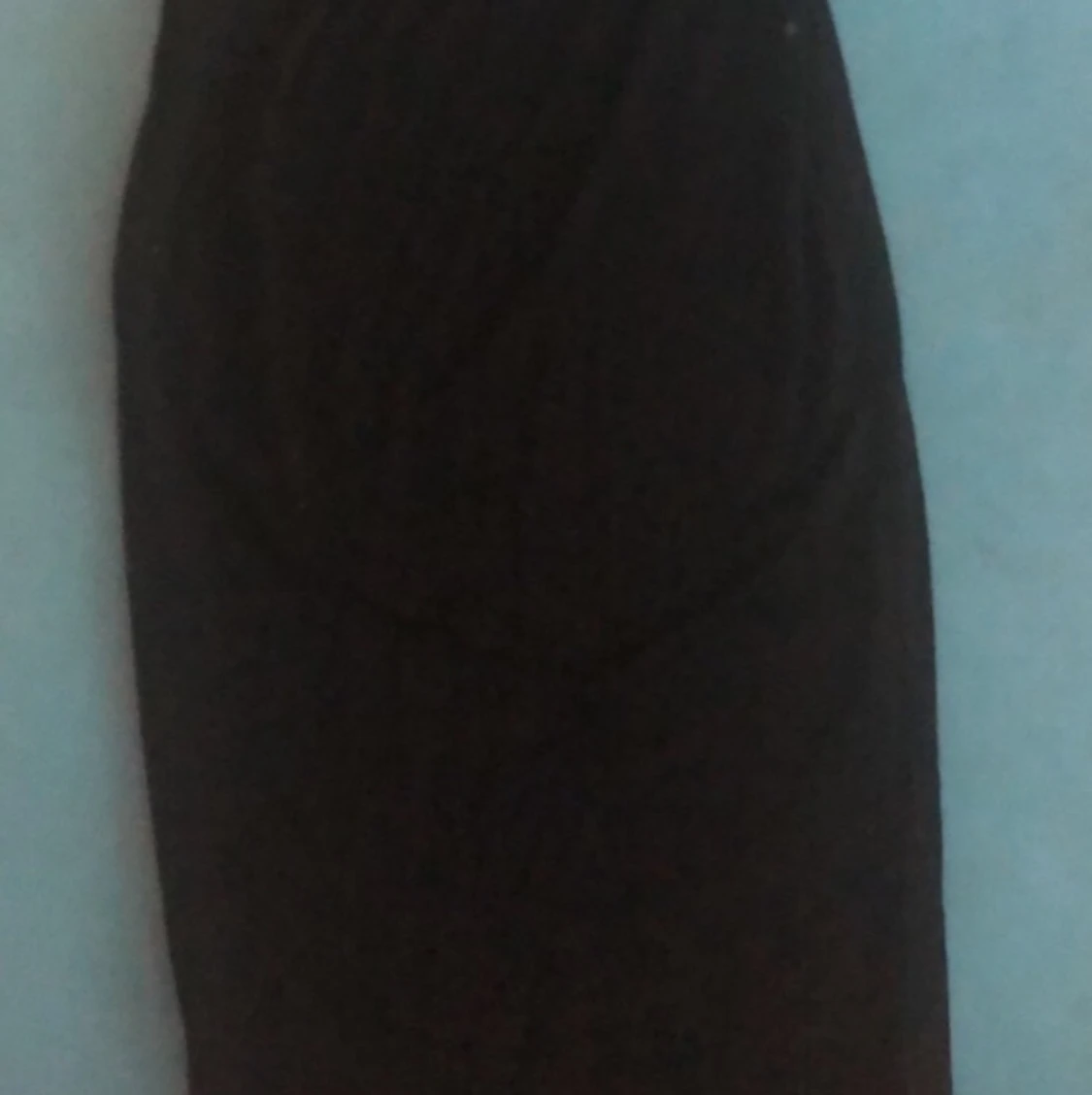 Svart tajt kjol ned till knäna - 90