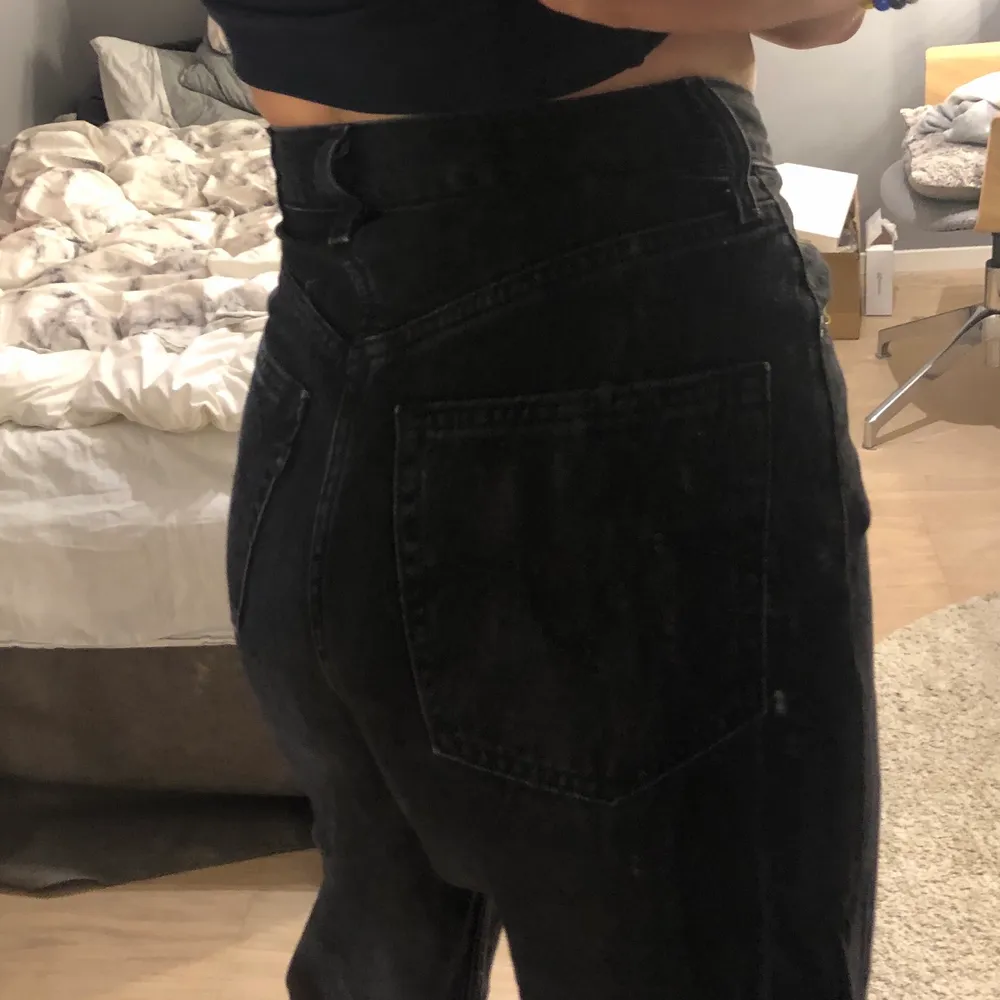 ett par black jeans från Levis, dom har kommit till bra användning men nu tyvär för korta för mej nu som är 178🤍 W26  L33. Jeans & Byxor.