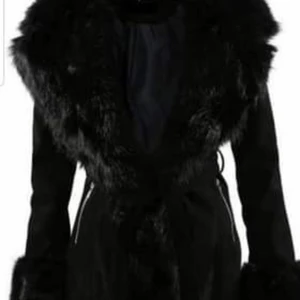 Ny! Oanvänd - Nyskick då den ej har använts i storlek small