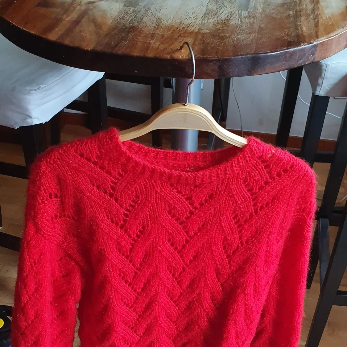 Unik röd stickad tröja 