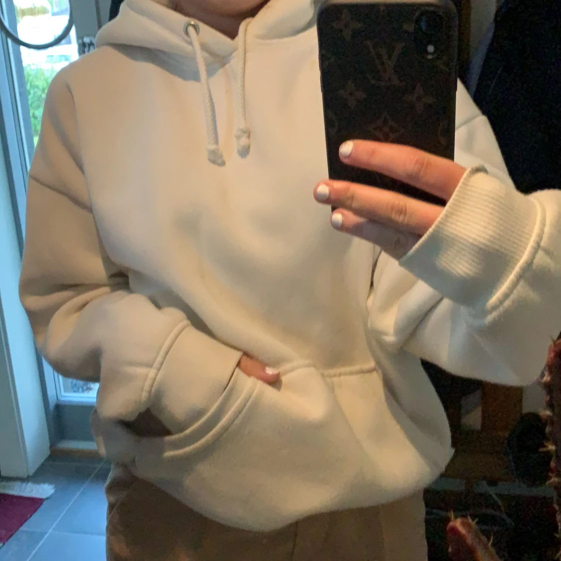 Vit hoodie i strl xs - 90