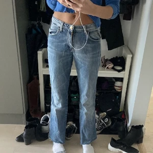 Jeans  - Ett par raka lågmidjade Armani jeans som passar en XS! Super fina verkligen, 140kr plus frakten :) 