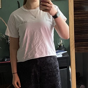 Bikbok t-shirt storlek S - Bikbok t-shirt knappt använd och i gott skick!