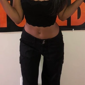 IAMGIA cargo pants  - I AM GIA kända cargo pants. Helt nya med prislapp. Köpta för 130 australienska dollar + 500kr TULL. 